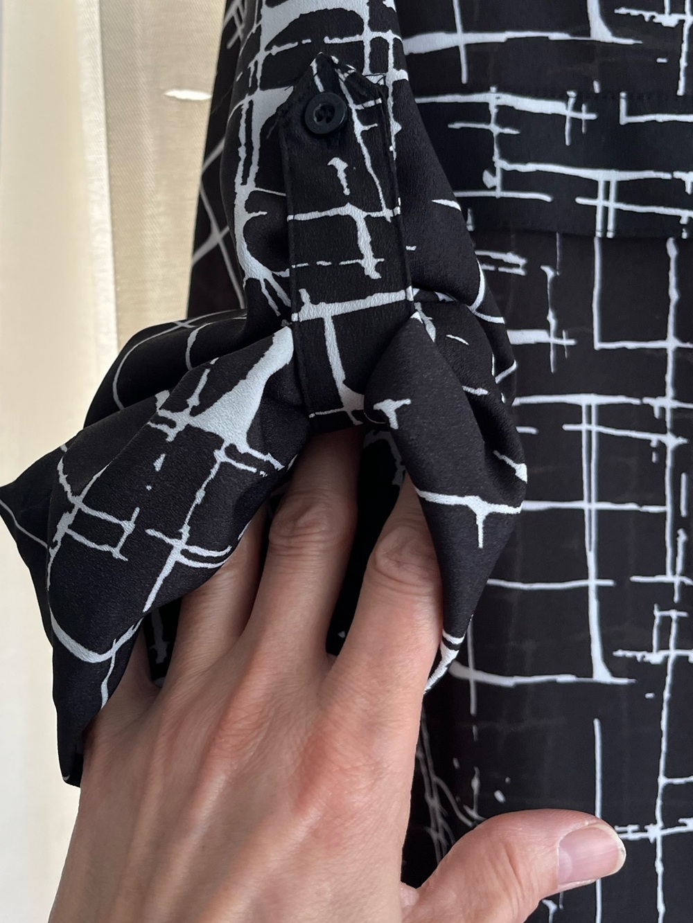 Calvin Klein Black White Abstract Grid Blouse Large - Picture 6 of 8